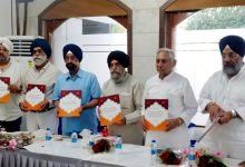 “सिख धर्म के सुनहरे पन्ने” पुस्तक का हुआ विमोचन, सिख इतिहास को सरल रूप में समझाने की पहल