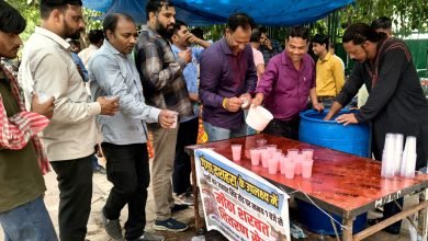 गंगा दशहरा पर मानव सेवा की मिसाल: मीडिया फोटो जर्नलिस्ट ट्रस्ट ने बांटा मीठा शरबत, हजारों राहगीरों को मिली राहत