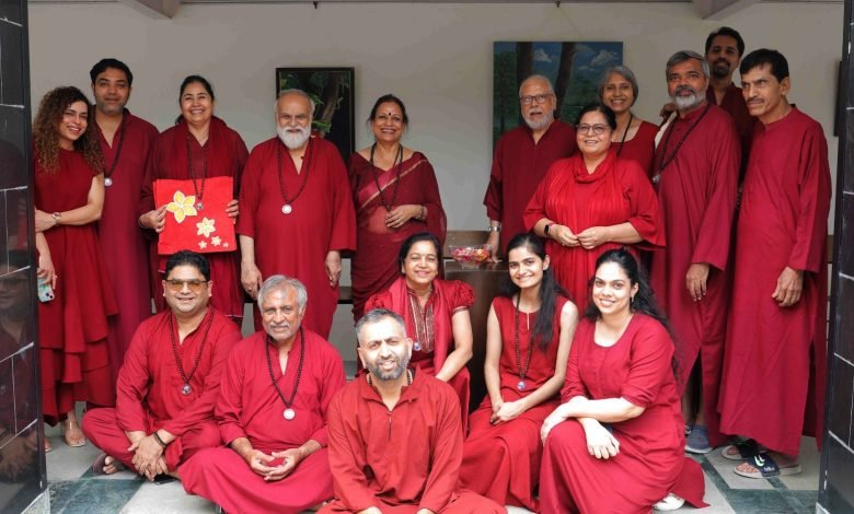 ओशो धाम में सजी ‘The Divine Within’ प्रदर्शनी, सात चित्रों में दिखी आंतरिक यात्रा