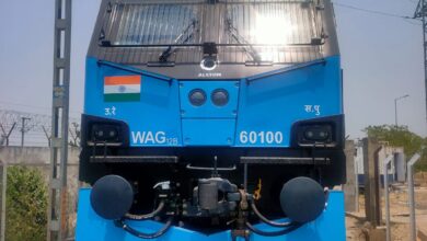 Photo of भारतीय रेलवे ने  डबल्यूएजी 12बी का 100वां इंजन अपने बेड़े में शामिल किया