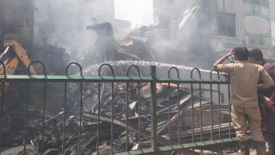 Photo of Delhi Fire: आजाद मार्केट में आग लगने से कई दुकानें खाक, बिल्डिंग भी धरासाई हुई