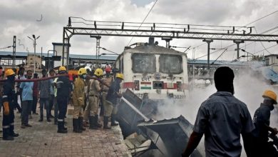 Photo of Agnipath Scheme Protests: सिंदराबाद स्टेशन पर 5000 युवाओं ने अचानक हमला बोला, ट्रेनों की बोगियां जलाईं, एक की मौत