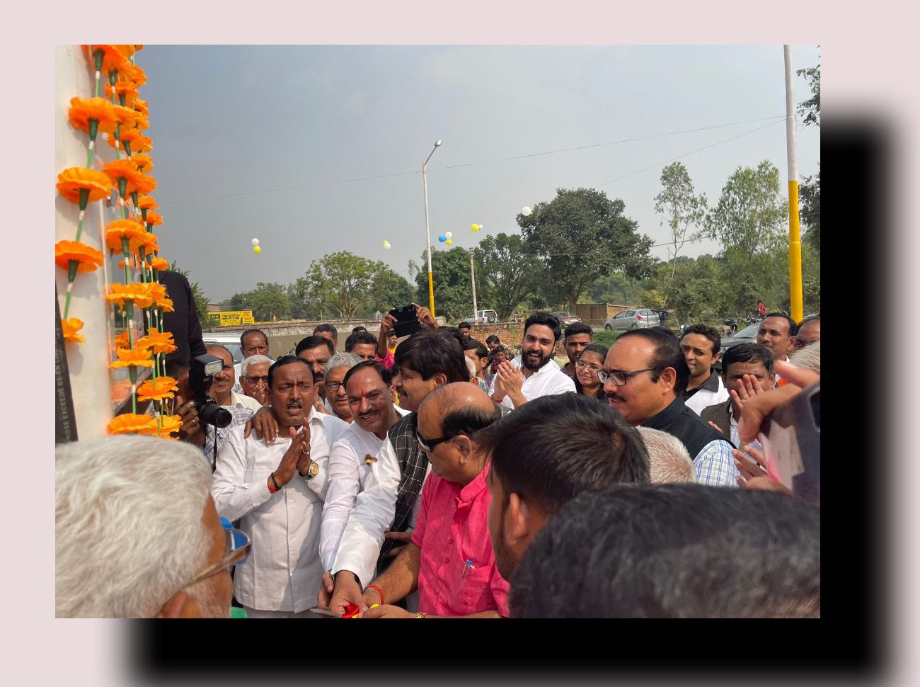 Photo of भाजपा नेता डॉ उम्मेद सिंह द्वारा के.पी. इन्सान फीलिंग स्टेशन का उद्धघाटन 