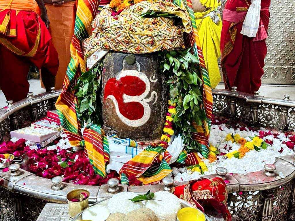 Photo of नागपंचमी को पुरे 365 दिन में सिर्फ 24 घंटे के लिए खोले जाते हैं श्री नागचन्‍द्रेश्‍वर मंदिर के कपाट  
