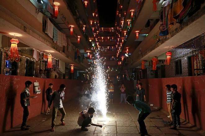 Photo of Restrictions: इस दिवाली पटाखे नहीं, दिएं जलाएं, लोगों की जिंदगी बचाएं -गोपाल राय
