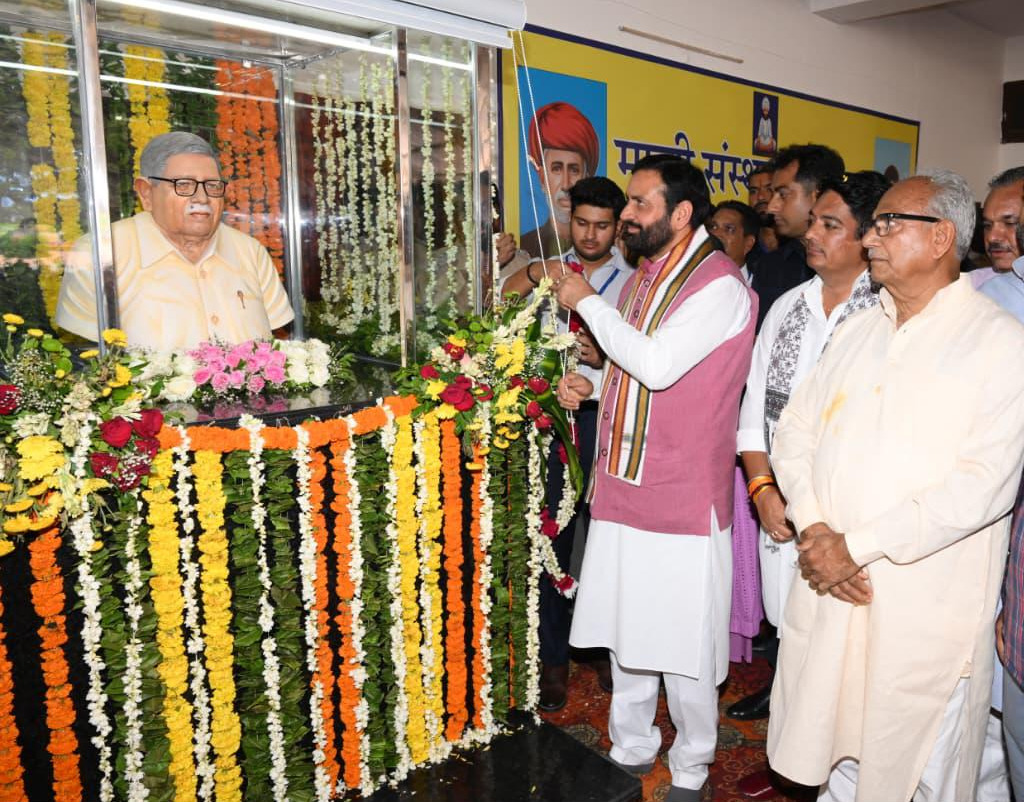 जोधपुर में सुमेर शिक्षण संस्थान के 128वें स्थापना दिवस पर हरियाणा के CM नायब सिंह सैनी ने किया समाजसेवी प्रतिमाओं का अनावरण
