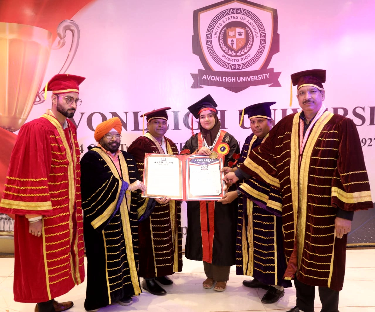 एवनलेघ यूनिवर्सिटी द्वारा भव्य सम्मान समारोह का आयोजन, समाज के विभूतियों को मिला डॉक्टरेट सम्मान