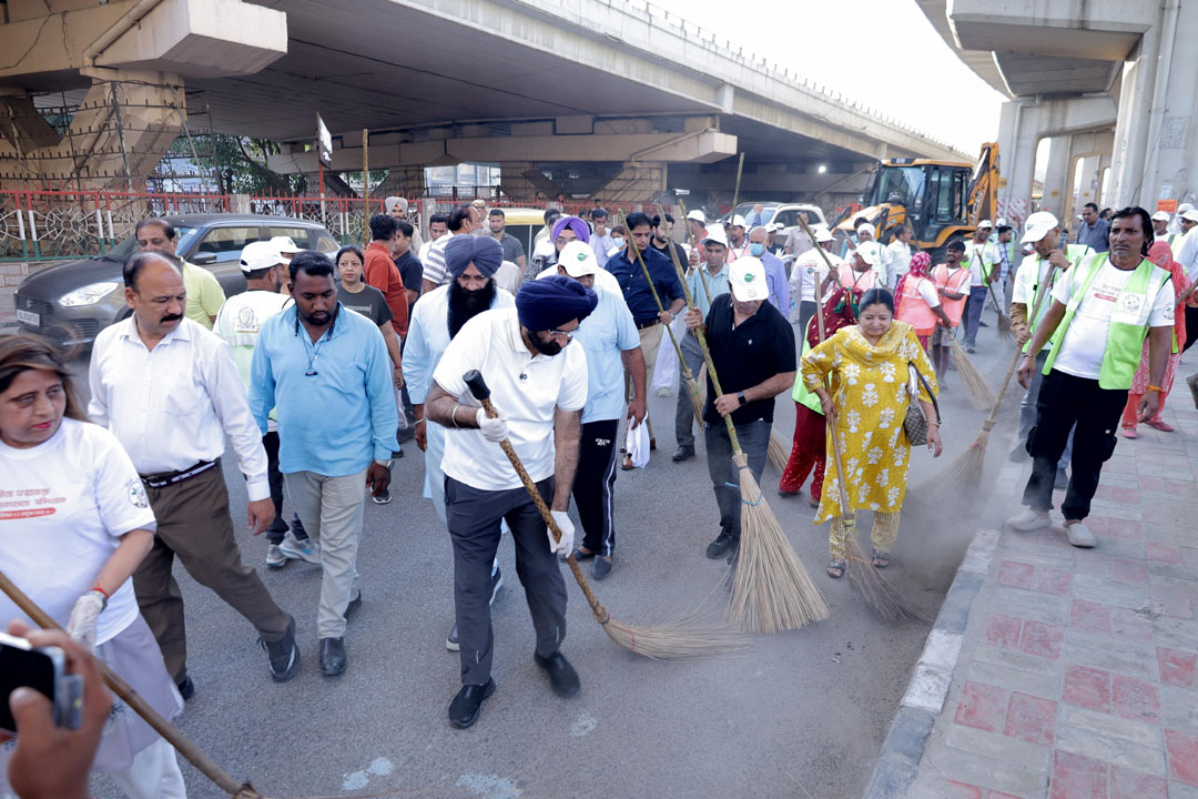 स्वच्छता ही पीएम मोदी के विकसित दिल्ली के सपने की नींव: सिरसा