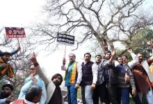 भारत मंडपम AI समिट विवाद: दिल्ली बीजेपी का राहुल गांधी के आवास के बाहर प्रदर्शन