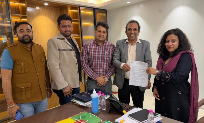 दिल्ली टैक्सी टूरिस्ट ट्रांसपोर्टर एसोसिएशन ने ट्रांसपोर्ट कमिश्नर को सौंपा ज्ञापन, 8 अहम मांगें रखीं