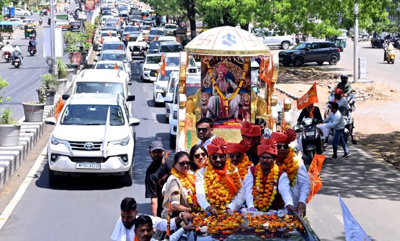 सम्राट अशोक जयंती पर कुशवाहा समाज का शक्ति प्रदर्शन, सड़कों पर उमड़ा जनसैलाब सम्राट अशोक जयंती पर कुशवाहा समाज का शक्ति प्रदर्शन, सड़कों पर उमड़ा जनसैलाब