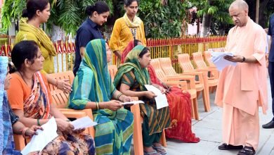 गोरखपुर में CM योगी का जनता दर्शन, करीब 200 लोगों की सुनी समस्याएं; बोले- हर शिकायत का होगा प्रभावी निस्तारण
