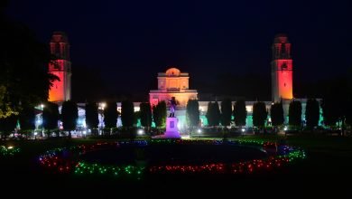 दिल्ली विधानसभा में देशभक्ति का रंग, 80वें स्वतंत्रता दिवस की पूर्व संध्या पर तिरंगे की रोशनी से जगमगाया ऐतिहासिक भवन