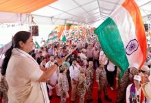 कनॉट प्लेस में गूंजा देशभक्ति का संदेश, CM रेखा गुप्ता ने दिखाई ‘तिरंगा यात्रा’ को हरी झंडी