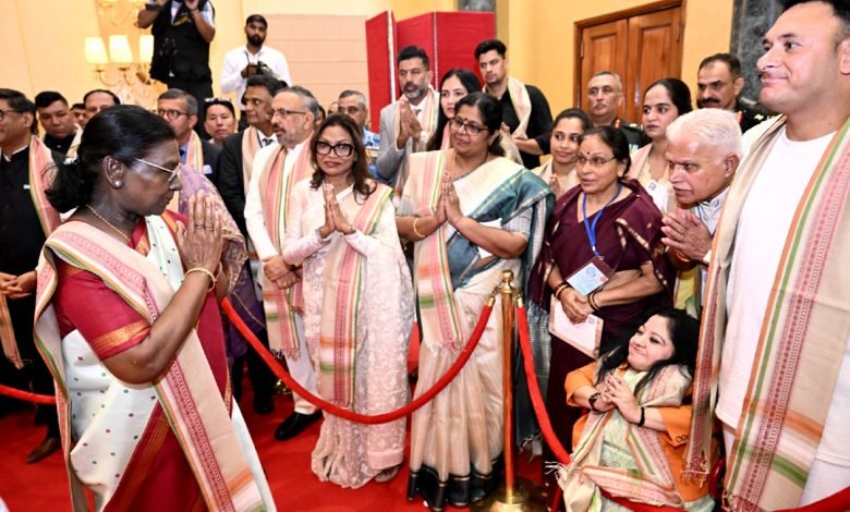 राष्ट्रपति भवन के ‘एट होम’ समारोह में शामिल हुईं भोपाल की दिव्यांग अधिकार कार्यकर्ता पूनम श्रोती