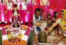 भोलेनाथ की भक्ति में सराबोर हुआ झंडेवाला देवी मंदिर, सावन के पहले सोमवार पर उमड़े श्रद्धालु