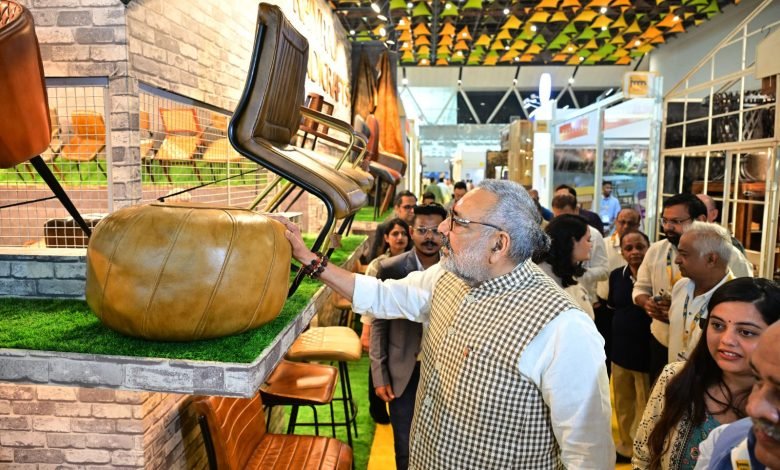 IMM India 2026: भारत वैश्विक विनिर्माण और सोर्सिंग का बड़ा केंद्र बन रहा- गिरिराज सिंह