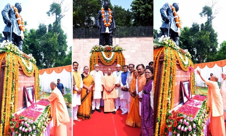 पंडित गोविंद बल्लभ पंत की 139वीं जयंती पर CM योगी ने दी श्रद्धांजलि, स्वतंत्रता आंदोलन से राष्ट्र निर्माण तक योगदान को किया याद पंडित गोविंद बल्लभ पंत की 139वीं जयंती पर CM योगी ने दी श्रद्धांजलि, स्वतंत्रता आंदोलन से राष्ट्र निर्माण तक योगदान को किया याद