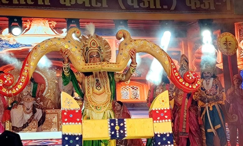सीता स्वयंवर में श्रीराम ने तोड़ा शिव धनुष, अशोक विहार रामलीला में जीवंत हुई रामायण की कथा