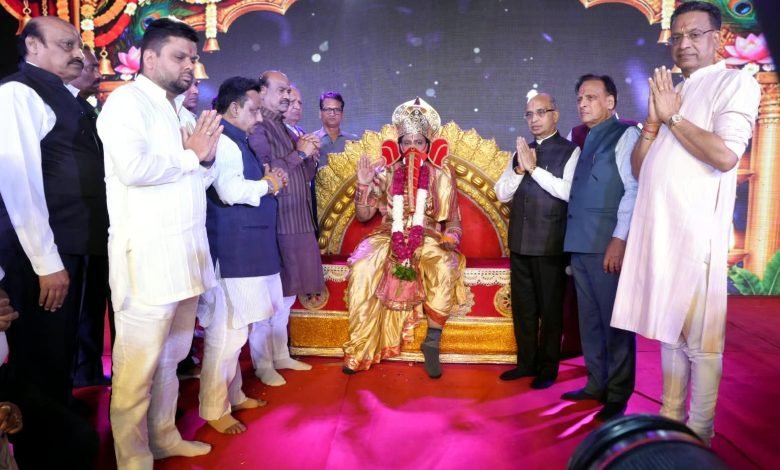 Luv Kush Ramlila 2026: लाल किला मैदान में लव कुश रामलीला का भव्य शुभारंभ, ओम बिरला ने किया गणेश पूजन