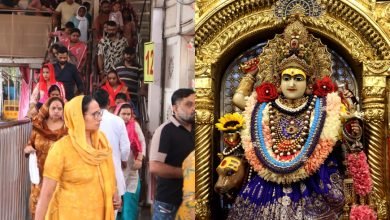 झण्डेवाला देवी मंदिर में मां कालरात्रि की विशेष पूजा-अर्चना, दर्शन के लिए उमड़े श्रद्धालु