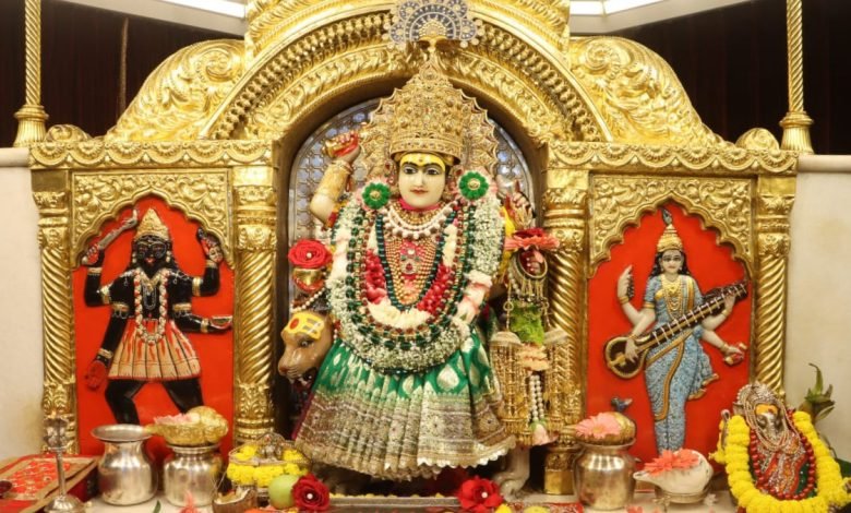 Sharadiya Navratri 2026: नवरात्र का चौथा दिन मां कुष्मांडा को समर्पित, झण्डेवाला मंदिर में विशेष पूजा और श्रृंगार